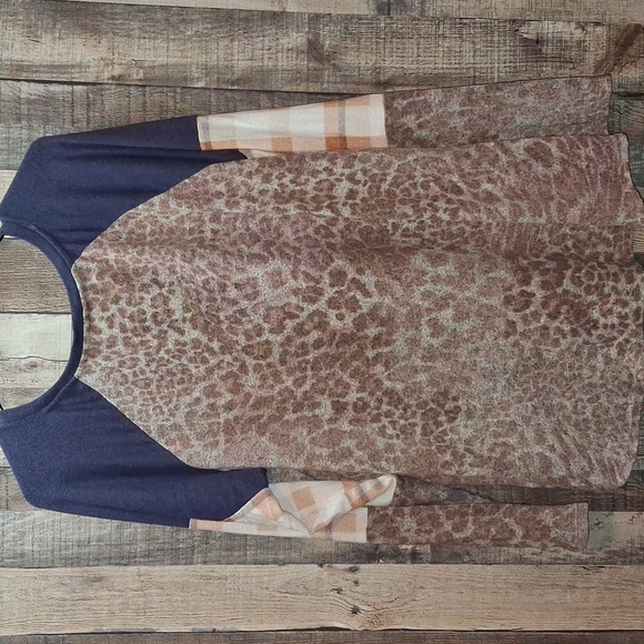 Women's Size XL Cute Top Shirt Maurices - Picture 4 of 4